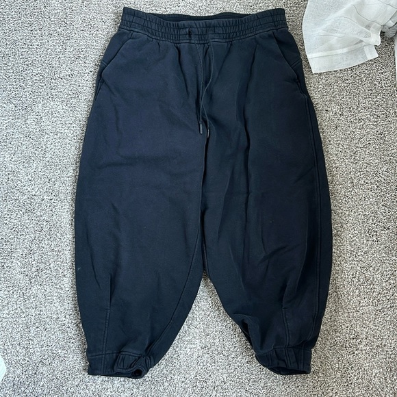 lululemon athletica Pants - Lululemon Scuba High-Rise Cropped Jogger